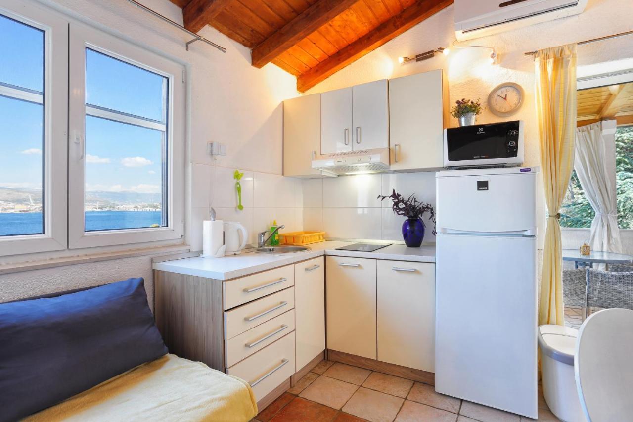 Apartments By The Sea Okrug Donji, Ciovo - 12502 Okrug Gornji Extérieur photo